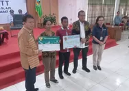 Gubernur NTT Mengecek Kepemilikan KTP dan Pelaksanaan Pemeriksaan Kesehatan Gratis di Mabar