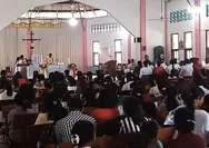 Momen Haru HUT RI, Lagu Indonesia Raya dan Tanah Airku Dinyanyikan Umat di Gereja