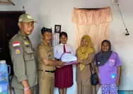 SMPN 1 Singojuruh Banyuwangi Salurkan Bantuan Seragam Gratis untuk Siswa Kurang Mampu, Diprioritaskan Yatim Piatu