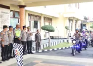 ‎Kapolda Jatim Berangkatkan Bhabinkamtibmas Salurkan 15.000 Kitab Suci, Alat dan Bahan Pembersih Rumah Ibadah
