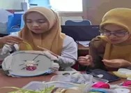 Ramadan Jadi Ruang Kreatif: Staf Dinas di Kabupaten Solok Asah Keterampilan Sulaman Demi UMKM Naik Kelas