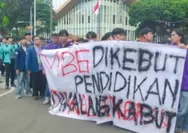 Demo Hardiknas di Jakarta, BEM SI: “MBG Dikebut, Pendidikan Kalang Kabut”