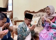 Kampanye Perdana Cak Imin Sungkem Ibunda di Jombang, Akui Banyak Mendapat Nasihat