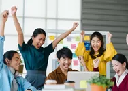 Gen Z Bukan Cuma Scroll & Healing, Ini Cara Mereka Menata Hidup di Era Serba Cepat