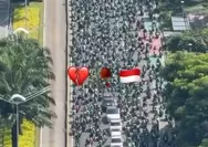 Seribuan Driver Gojek Mengawal Nadiem Anwar Makarim Yang Dibawa Mobil Tahanan