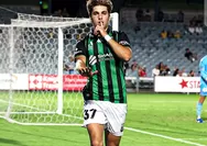 Pemain Sepak Bola Kelahiran Hawai Amerika Serikat Luke Vickery Mengambil Sumpah Menjadi WNI