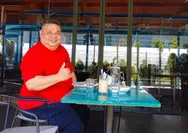 Makan Siang di Wheels Coffee Roasters Juanda Bandung: Weekday, Tapi Ramainya Seperti Weekend