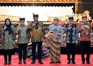 Kapolda Jatim Hadiri Wayang Kulit Ki Bayu Aji di Banyuwangi, Ribuan Penonton Padati Taman Blambangan