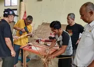 Payung Geulis Kota Tasikmalaya Dibuat Lebih Inovatif, Model 8 Jari-jari Jadi Harapan Baru Para Perajin