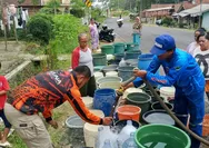 FK TAGANA Kabupaten Tasikmalaya Salurkan 6.000 Liter Air Bersih ke Warga Cisayong
