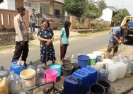 KAHMI, HMI dan Tagana Salurkan 12.000 Liter Air Bersih di Tasikmalaya
