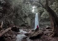 Experience Bathing and Swimming at Mayung Polak Waterfall, a Non-Hiking Tourist Destination in Mount Rinjani National Park