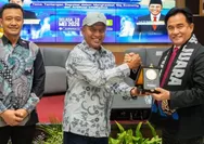 Menko Yusril di Unesa: Hukum Nasional Harus Adaptif Hadapi Tantangan AI dan Gig Economy