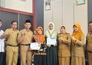 Lolos ke Tingkat Nasional, Dua Siswi Jombang Dapat Apresiasi Kepala Disdikbud