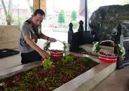 Usai dari Makam Gus Dur, Kapolri Ziarah ke Makam Bung Karno di Blitar