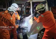 Respons Cepat BPBD Jombang Selamatkan Korban Kecelakaan yang Terjepit di Dalam Kendaraan