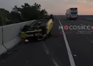 Diduga Microsleep, Daihatsu Ayla Terguling di Tol Jombang-Mojokerto, Sopir Luka Ringan
