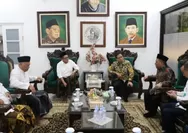 Menkes Budi Gunadi Tinjau Skrining TB di Tebuireng Jombang, 26 Santri Terindikasi