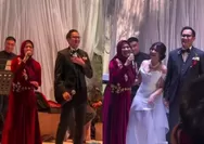 Momen Aldi Bragi dan Ikke Nurjanah Nyanyikan Lagu ‘Memandangmu’ Setelah 20 Tahun, Spesial di Pernikahan sang Anak