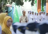 Pimpin Upacara Hari Pertama Masuk Sekolah, Syahruni Haris Titip Pesan untuk Siswa dan Guru