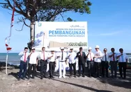 Tiang Pancang Perdana Masjid Terapung Pantai Merpati Bulukumba Mulai Dipasang