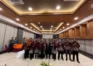 SMK YAHARI Sidoarjo Tanamkan Etika Profesional lewat Table Manner di Hotel Sahid Surabaya
