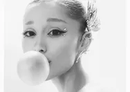 Lirik Lagu kiss me, Ariana Grande