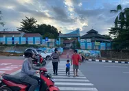 Senyum Dan Pengamanan Polwan Temani Pulang Para Siswa SDN 001 Sungai Panas 