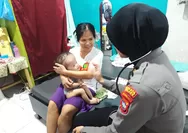 Wujud Kepedulian Nyata, Tim Sidokkes Polresta Barelang Jenguk & Beri Bantuan Bayi Helengna