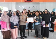 Kabid Humas Polda Kepri Beri Edukasi Generasi Muda di MPLS Nizam Al-Mulk Batam