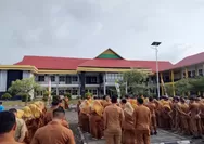 Bukan Sekadar Rutinitas Pagi, Disdik Kepri Jadikan Apel Senin Ruang Kebersamaan dan Pacu Kinerja Pegawai