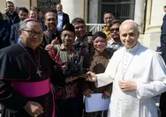 Patung Yusuf Arimatea Karya Anak Indonesia untuk Paus Leo XIV