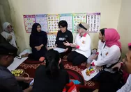 Yantie Rachim Tinjau Kondisi Dua Pasien Kanker di Kota Bogor