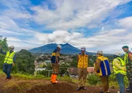 Dedie Rachim Tinjau Tahap Akhir Pengujian Tanah Jalan di Batutulis