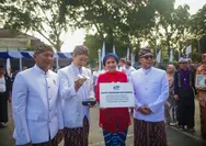 HJB 544, Dedie-Jenal Beri Penghargaan kepada Masyarakat