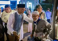 Tiba di Balai Kota, Jenal Mutaqin Sambut Kedatangan 433 Jamaah Haji