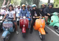 Pimpin Ratusan Riders di Malang, Kaka Slank Riding Bareng Komunitas Vespa Menuju Lokasi Konser 