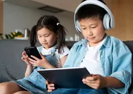 Orang Tua vs Gadget: 5 Rahasia Strategi Ampuh Membatasi Screen Time Anak