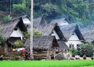 Kampung Naga, Desa Paling Menjaga Adat di Indonesia, Bahkan Menolak Listrik dan Teknologi, Kok Bisa?