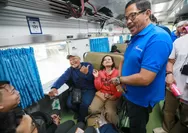 Pj Gubernur Jateng Berangkatkan 1.088 Warga Mudik Gratis Naik Kereta Api dari Jakarta 