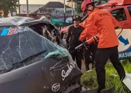 Tabrak Pohon Dan Pagar SPBU Malangjiwan Colomadu, Kernet Mobil Pikap Tewas Terjepit