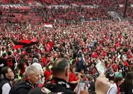 Juara Bundesliga, Fans Bayer Leverkusen Turun Padati Lapangan Stadion Bay Arena
