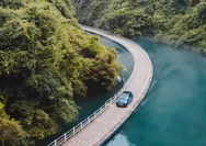 Jembatan Kayu di Asia Ini Terapung di Atas Permukaan Sungai! Hanya Pengemudi Bernyali Tinggi yang Berani Melintas