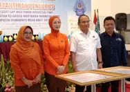  IKWI Jabar Lantik Pengurus IKWI Kabupaten Indramayu, Launching Galeri UMKM Sejoli Bersama PWI