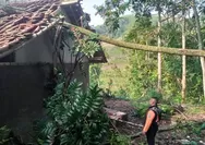 Bencana Angin Puting Beliung Rusak Puluhan Rumah di Saguling Bandung Barat