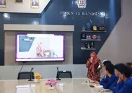 Undang Narasumber Praktisi Malaysia, Siswa SMK Bandung Dapat Pelatihan Presentasi Bahasa Inggris