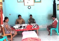 Perkokoh Sinergitas, Babinsa Serka Yusup Tumambo Laksanakan Komsos Bersama Pemerintah Desa