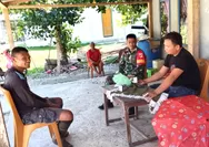 Babinsa Kecamatan Rainis Laksanakan Giat Komsos dengan Warga Desa Nunu