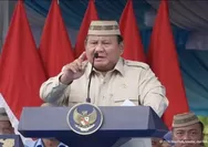 Prabowo Ungkap Alasan Gaji Guru Belum Naik: “Uangnya Nggak Ada, Diambil Terus”