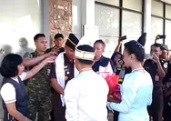 Perkuat Sinergi Penegakan Hukum dan Tata Kelola Pemerintahan: Kajati Sulut Jacob Pattipeilohy Tiba di Talaud, Disambut Kehormatan Adat